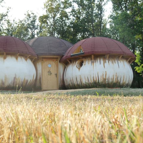UNUSUAL ACCOMMODATION 6 people - Mushroom House