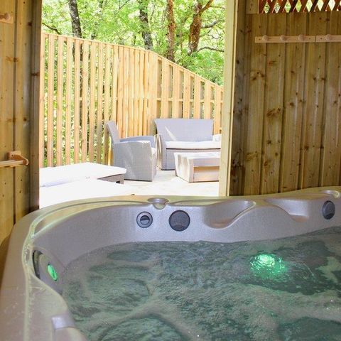 HÉBERGEMENT INSOLITE 10 personnes - Manoir dans les branches