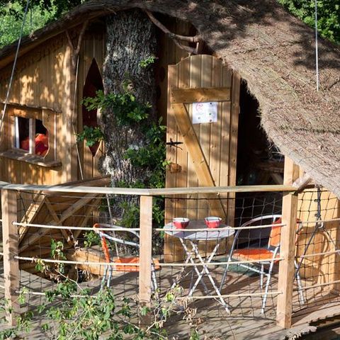 HÉBERGEMENT INSOLITE 2 personnes - Cabane dans les arbres (avec toilettes sèches, sans douche)