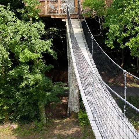 HÉBERGEMENT INSOLITE 2 personnes - Cabane dans les arbres (avec toilettes sèches, sans douche)