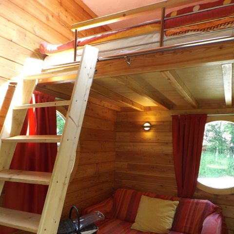 UNUSUAL ACCOMMODATION 2 people - Square of stars