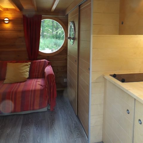 UNUSUAL ACCOMMODATION 2 people - Square of stars