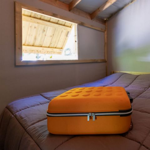 Canvas and wooden tent 4 persons - EcoLodge 4/6 PL