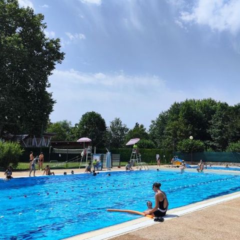 EMPLACEMENT - Camping-car eau + évacuation eaux usées / (branchement électrique en option)