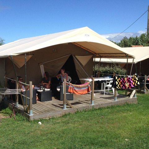 CANVAS AND WOOD TENT 4 people - CANADA without sanitary facilities