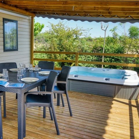 BUNGALOW 6 personnes - Prestige climatisé avec SPA, 3 Ch, 2 Salles d'eau, 2 WC (année 2025)