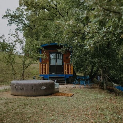 UNUSUAL ACCOMMODATION 4 people - Jacuzzi