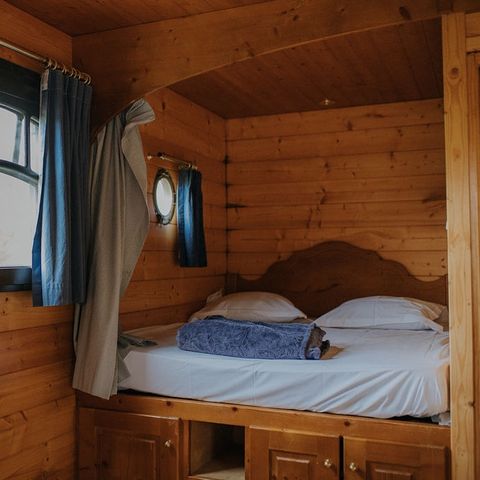 UNUSUAL ACCOMMODATION 4 people - Jacuzzi