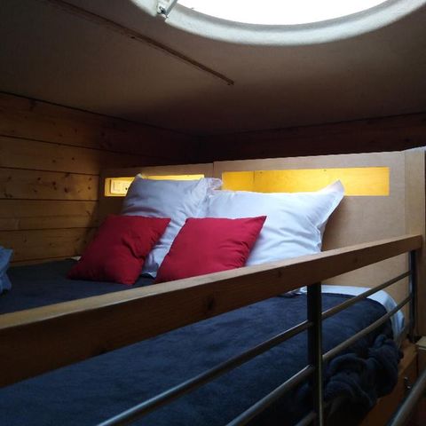 UNUSUAL ACCOMMODATION 2 people - Carré d'étoiles for 1 couple with breakfast