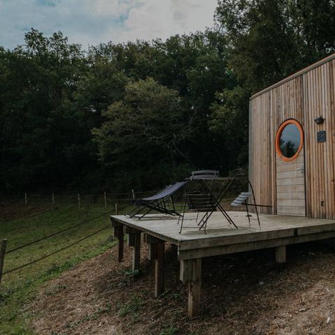 UNUSUAL ACCOMMODATION 2 people - Carré d'étoiles for 1 couple with breakfast