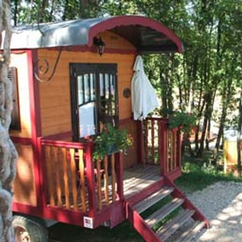 UNUSUAL ACCOMMODATION 5 people - Roulotte Gîte 4/5 pers