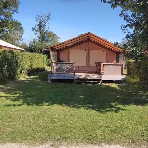 CANVAS AND WOOD TENT 4 people - VICTORIA (without sanitary facilities)