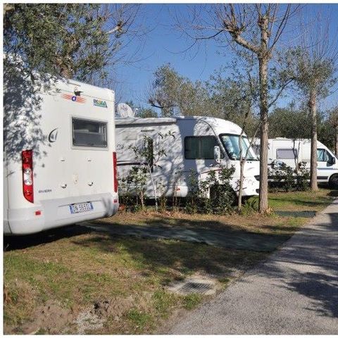 PLOT - STANDARD: Caravan + car + 3A electricity