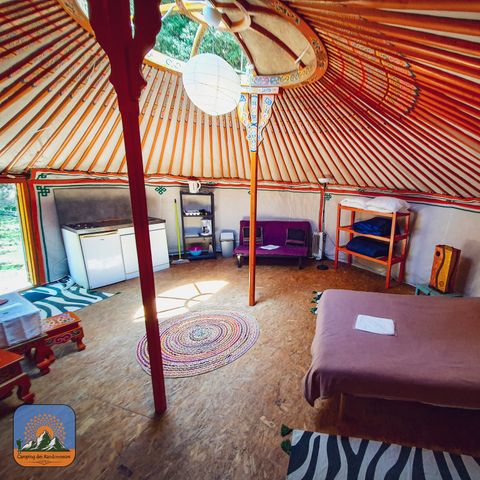 Accommodation 4 persons - XL Yourte 4/6p without sanitary facilities