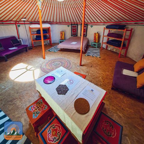 Accommodation 4 persons - XL Yourte 4/6p without sanitary facilities