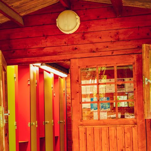 PLOT - Package pitch 1 tent (7x3m max.) (price based on 2 people) With electricity. No vehicle