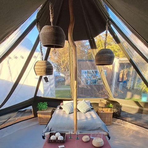 UNUSUAL ACCOMMODATION 4 people - Inuit forest tent