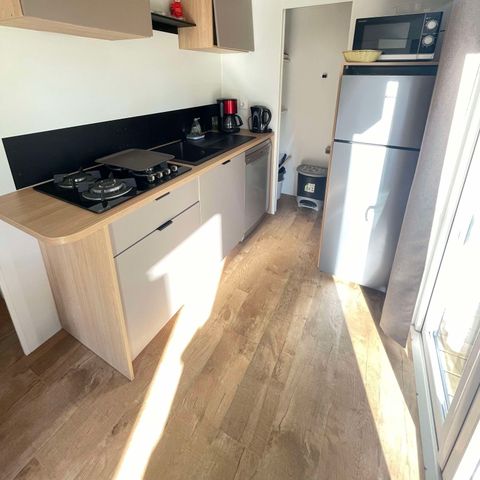 Stacaravan 4 personen - PREMIUM - 2 slaapkamers - TV - met overdekt terras - vaatwasser 1/4 pers