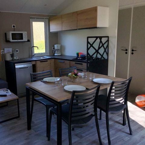 Stacaravan 4 personen - PREMIUM - Baby FAMILY - 2 slaapkamers - TV - met terras, speelkamer, vaatwasser