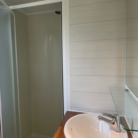 Mobilheim 4 Personen - SavanyTerrasse Halb überdacht