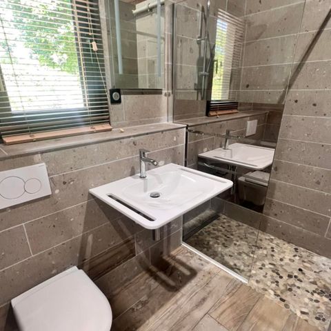 Kampeerplaats - Premium met eigen badkamer Luxe