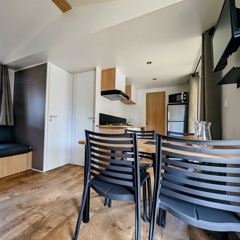 Mobilheim 4 Personen - PREMIUM - 2 Schlafzimmer mit Klimaanlage, TV und Geschirrspüler - 31m²