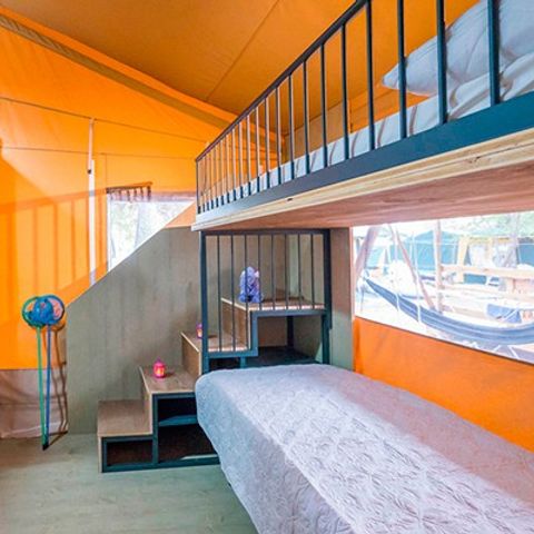 CANVAS AND WOOD TENT 6 people - Tente Safari | 3 Ch. | 6 Pers. | 1 SDB | Clim.