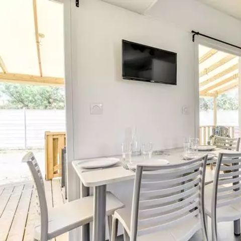 Mobilheim 4 Personen - Premium | 2 Schlafz. | 4 Pers. | Lounge Terrasse | Klimaanlage | TV