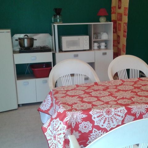 BUNGALOW DE LONA 4 personas - B 15 Bungalow de lona de 2 dormitorios (sin baños)