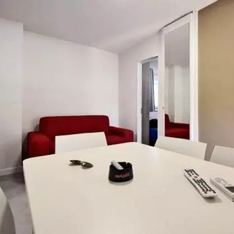 MOBILE HOME 5 people - 3 Rooms 5 People Air-conditioned + TV