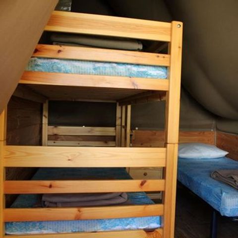 Tente en toile et en bois 5 personnes - ECOLODGE STANDARD sans sanitaires 20 m²