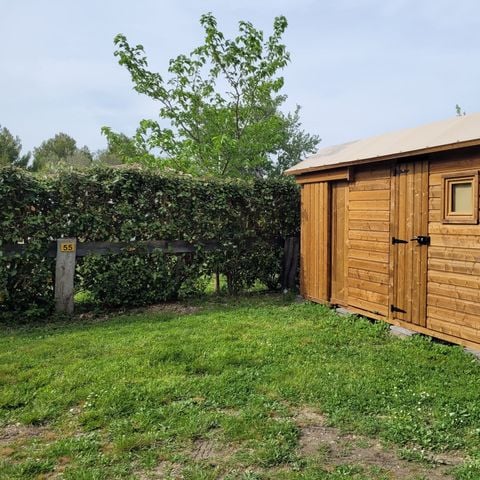 EMPLACEMENT - Forfait Premium : Freecamp Originale avec sanitaires et cuisine avec vaisselle