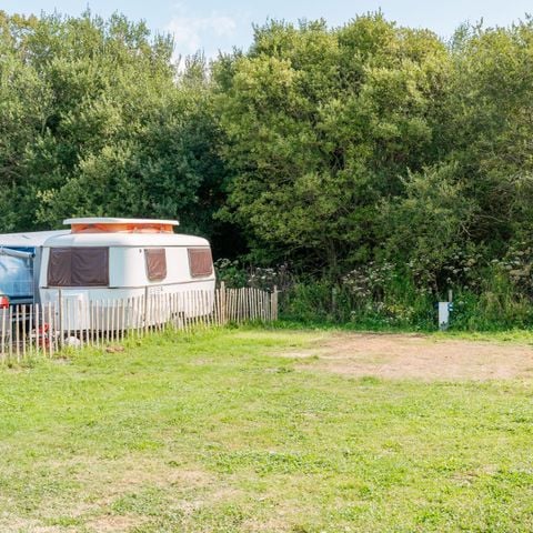 PLOT - Comfort package (1 tent, caravan or motor home / 1 car / 16A electricity)