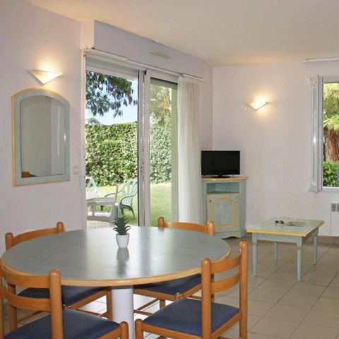 HOUSE 4 people