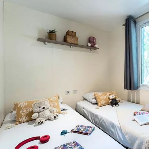 Mobile home 6 persons - Cottage 4 Rooms 6 People Air-conditioned + TV ** (in French)