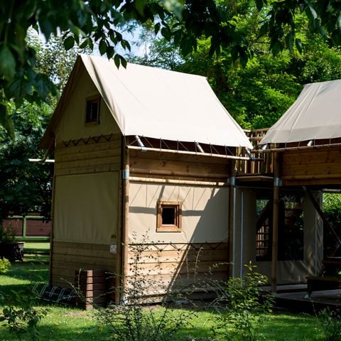 CANVAS AND WOOD TENT 6 people - LE NID tent 46 m² - 3 bedrooms - Sanitary + Kitchen