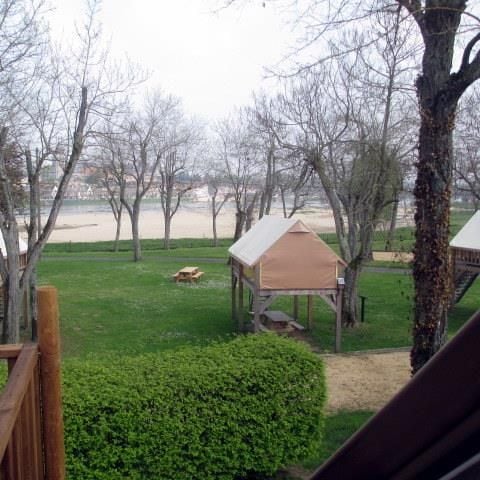 TENDA IN TELA E LEGNO 6 persone - Tenda LE NID 46 m² - 3 camere - Sanitario + Cucina