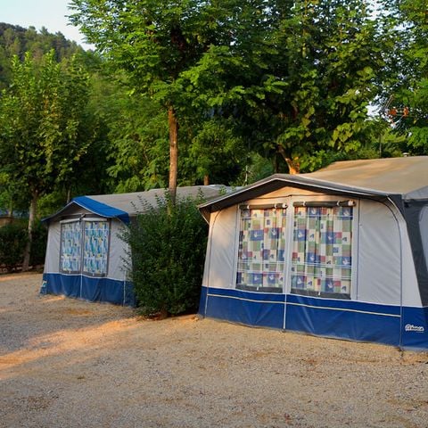EMPLACEMENT - EMPLACEMENT STANDARD avec électricité, eau et évacuation des eaux usées
