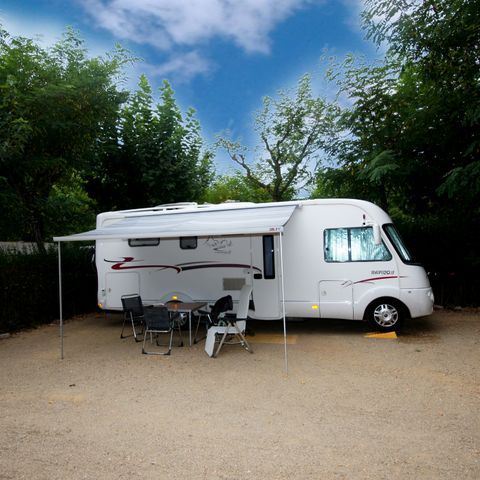 PIAZZOLA - POSIZIONE STANDARD con elettricità, acqua e fognatura