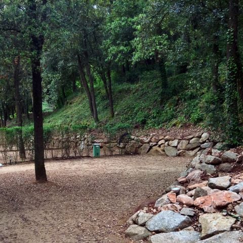 PIAZZOLA - POSIZIONE STANDARD con elettricità, acqua e fognatura