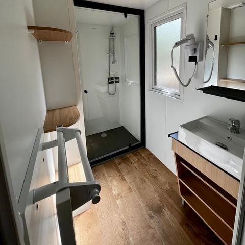 Mobile home 6 persons - Green HomeFlower Premium 35m² (3bed - 6pers.) + semi-covered terrace + TV + LV