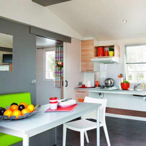 BUNGALOW 4 personnes - PMR Cottage Confort 29m² (2ch.-5pers.) + Terrasse couverte  + TV + CLIM