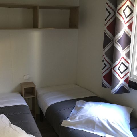 BUNGALOW 4 personnes - des Familles 2  CH - 4 PERS 32 m² - TV + CLIM + LV + DRAPS (inclus à la location à la semaine)