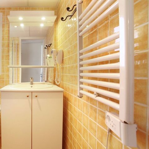 Piso 6 personas - alcoba de 2 habitaciones para 5/6 personas
