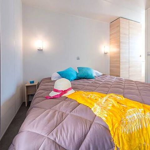 Mobilheim 4 Personen - Ultimate | 2 Zimmer | 4 Personen | Erhöhte Terrasse | Whirlpool | 2 Badezimmer | Klimaanlage | TV
