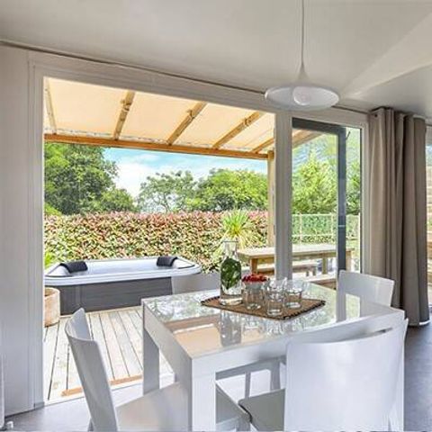 CASA MOBILE 4 persone - Mobil-home | Ultimate | 2 Camere da letto | 4 Persone | Terrazza rialzata | Jacuzzi | Doccia tropicale | Aria condizionata | TV