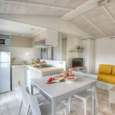 Stacaravan 6 personen - Ultiem | 3 slaapkamers | 6 pers | Verhoogd terras | Jacuzzi | 2 badkamers | Airconditioning | TV