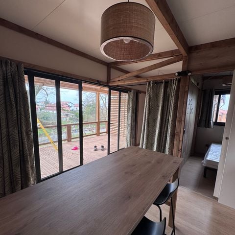 CHALET 6 personnes - ENBATA  4/6 personnes - séjour et terrasse  XL 