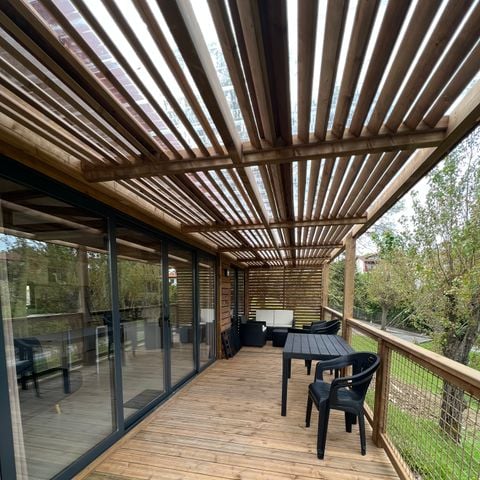 CHALET 6 personnes - ENBATA  4/6 personnes - séjour et terrasse  XL 