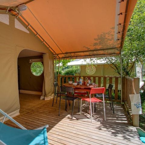 TIENDA DE LONA Y MADERA 5 personas - LODGE CANADA sin instalaciones sanitarias 20 m2